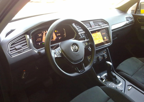 Volkswagen Tiguan cena 123900 przebieg: 108000, rok produkcji 2020 z Lublin małe 742